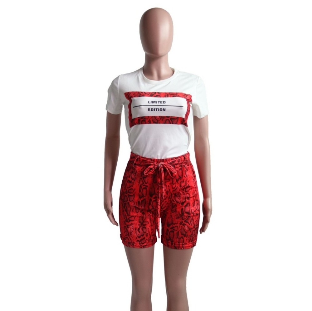 💥New💥set of shorts and tshirt snake skin design